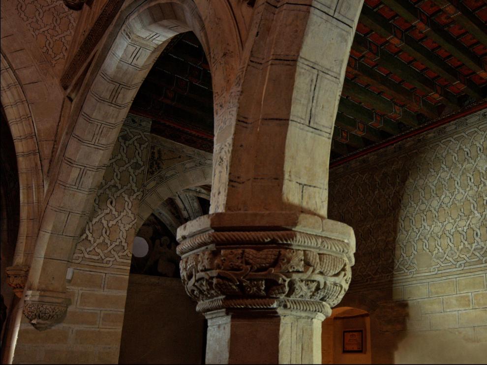 Interior de la iglesia de Santa Tecla en Cervera de la Cañada.