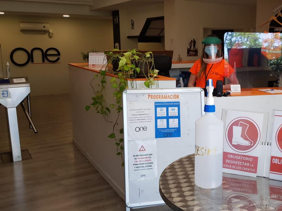 Nerea Rived, coordinadora de actividades el gimansio One Fitness de Zaragoza, ayer en el centro.
