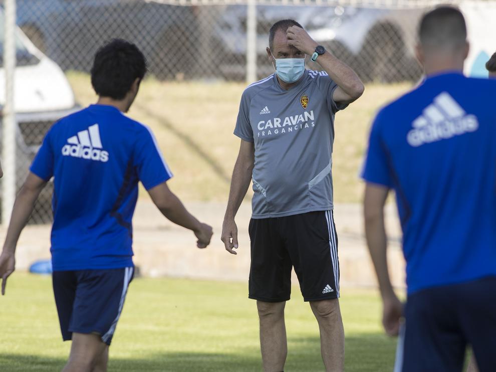 Jornada de entrenamiento en la Ciudad Deportiva del Real Zaragoza, cumpliendo el protocolo de retorno del fútbol profesional.