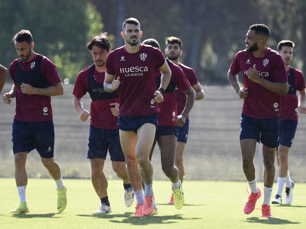 Futbolistas de la SD Huesca, durante un entrenamiento de la semana pasada.