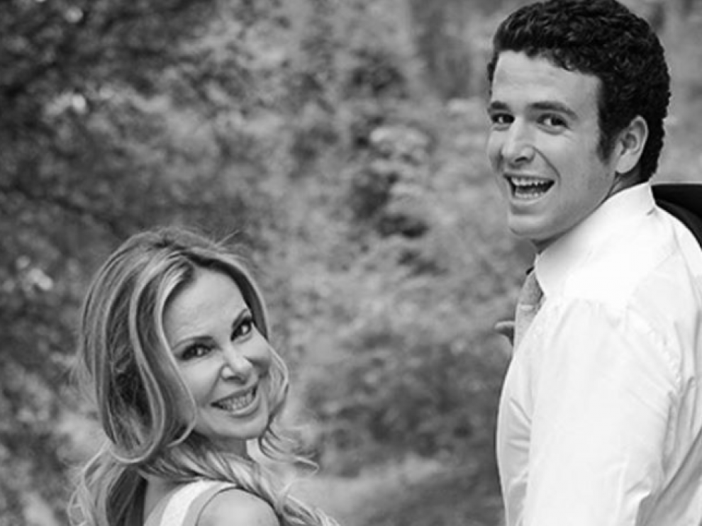 Foto publicada por Ana Obregón en Instagram en la que aparece junto a su hijo