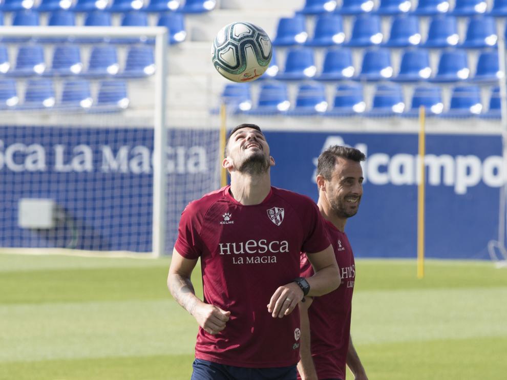 Datkovic y Pedro López, durante el entrenamiento del martes en El Alcoraz.