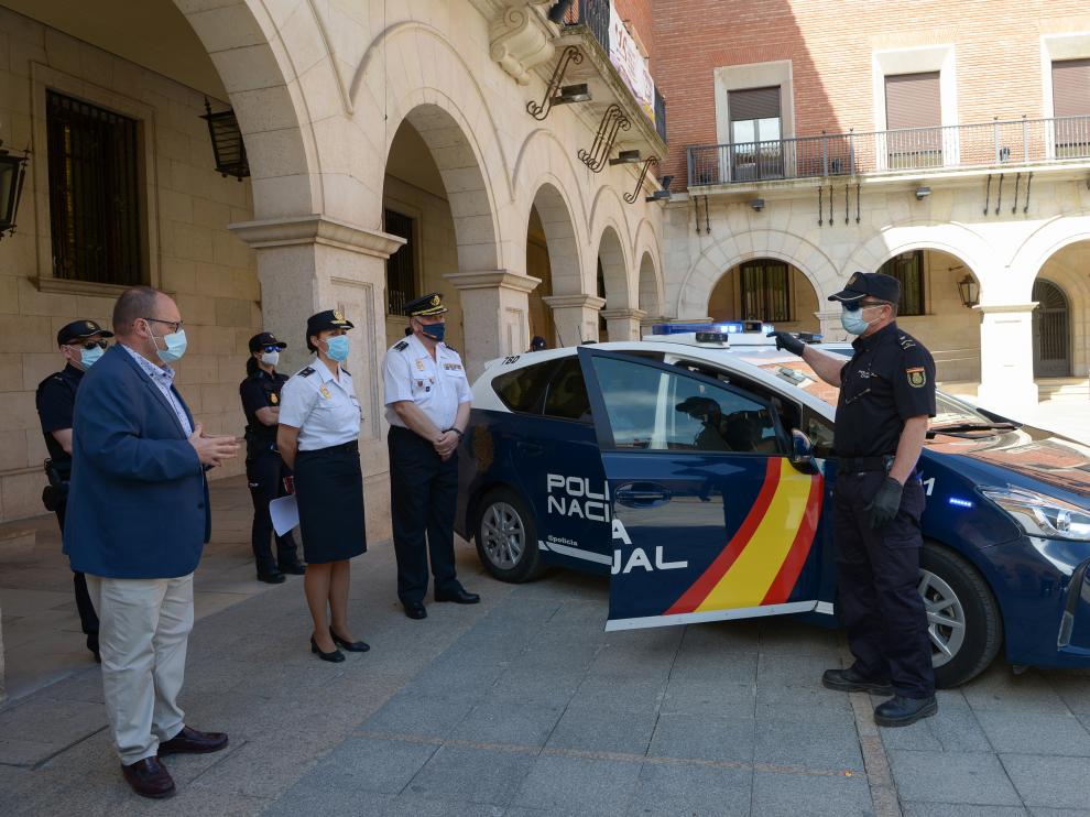 Presentación del coche patrulla inteligente de la Policía Nacional en Teruel.