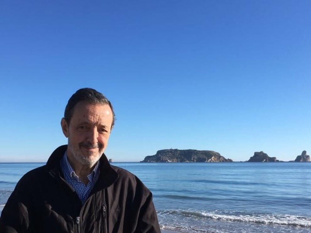 Javier Zuloaga publica 'Los palos que da la vida'.
