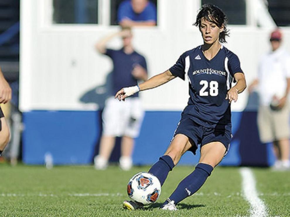Sara Sanau, delantera fichada por la SD Huesca femenino.
