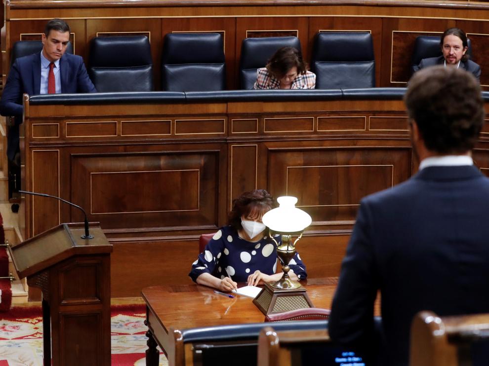 Pedro Sánchez y Pablo Casado, en el Congreso.