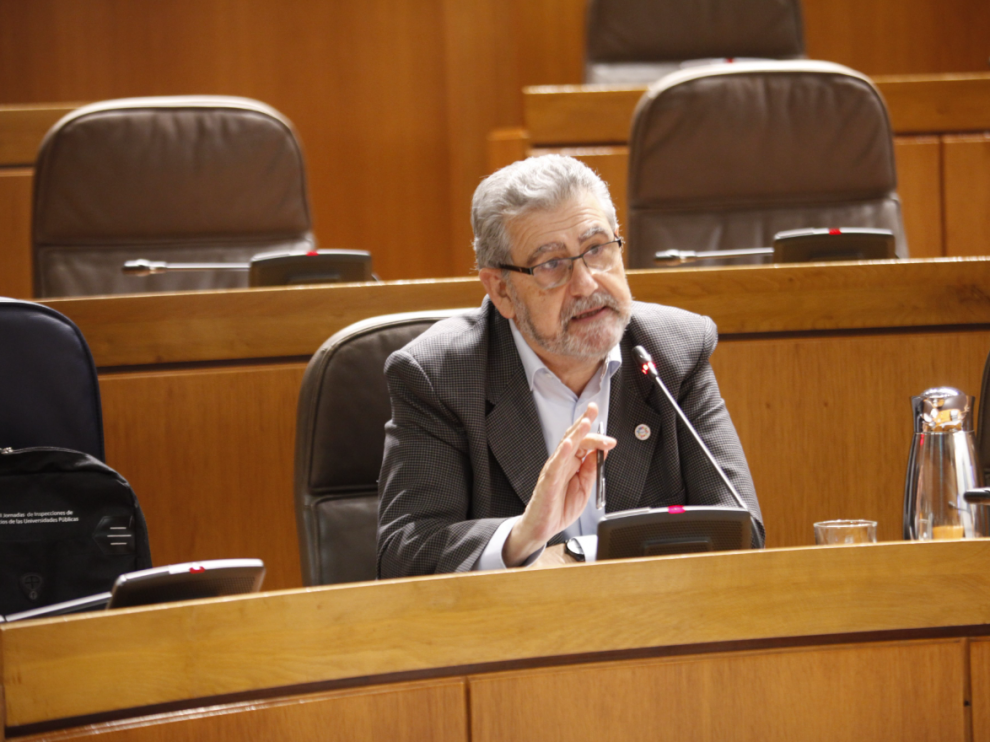 El rector José Anonio Mayoral, este jueves en la Cortes de Aragón.