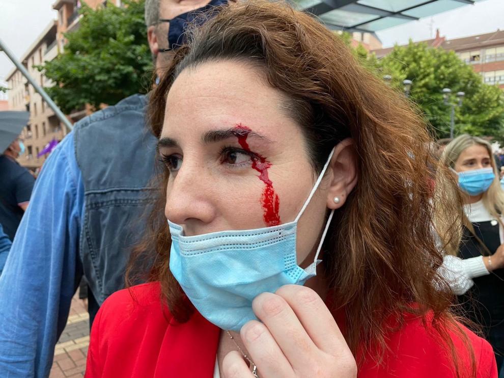 La Ertzaintza carga contra antifascistas y radicales que intentan boicotear el mitin de Vox en Sestao