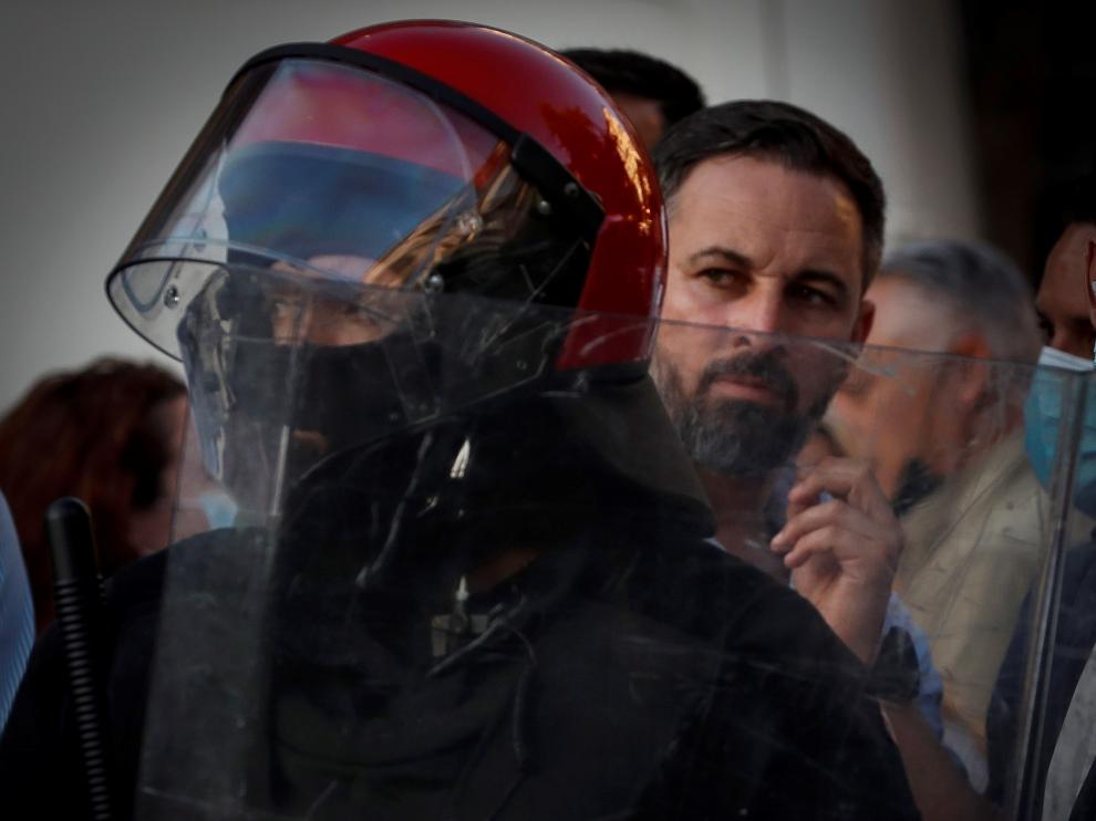 Abascal, protegido por la Ertzaintza en Irún.