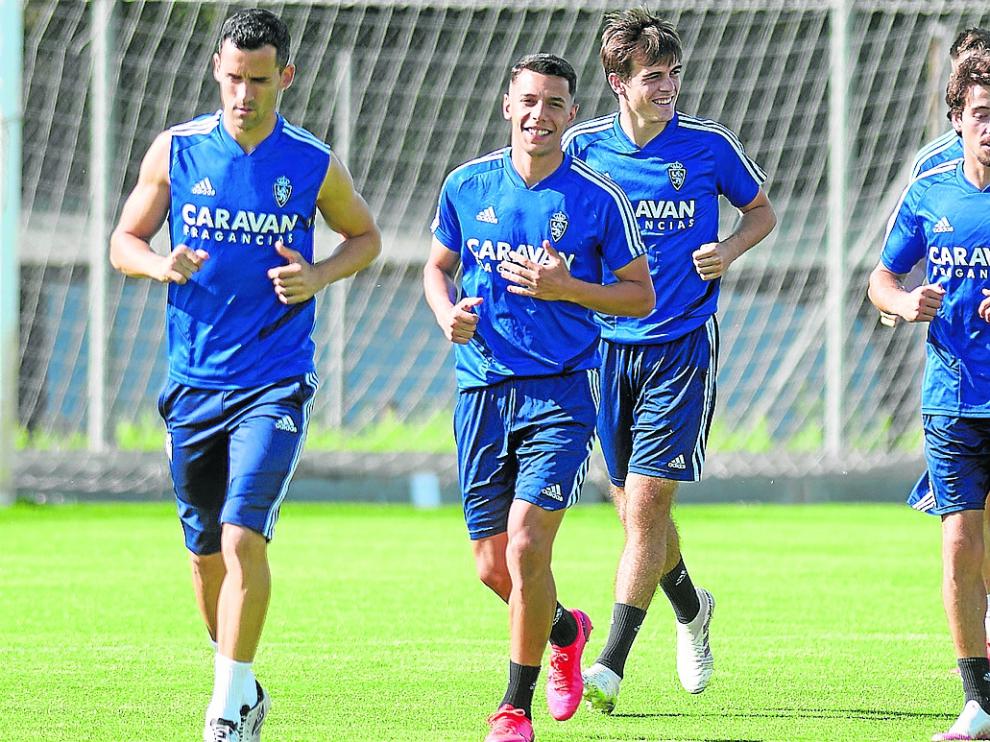 El Real Zaragoza en el entrenamiento de ayer en la Ciudad Deportiva.