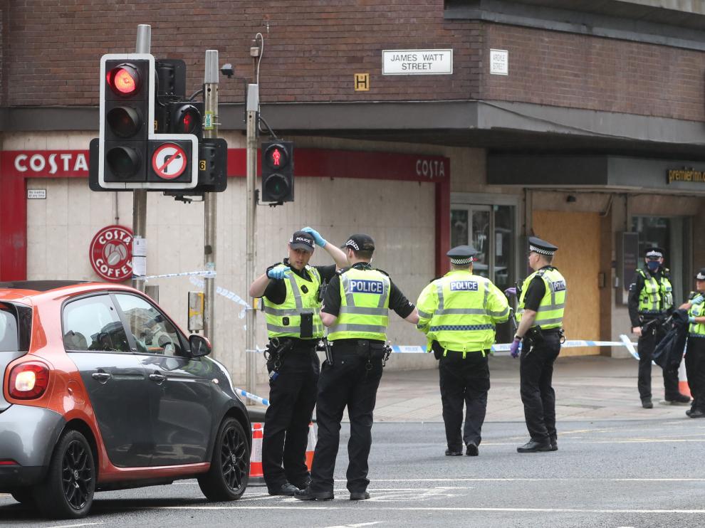La policía acordona la calle Argyle de Glasgow tras el ataque de este domingo.