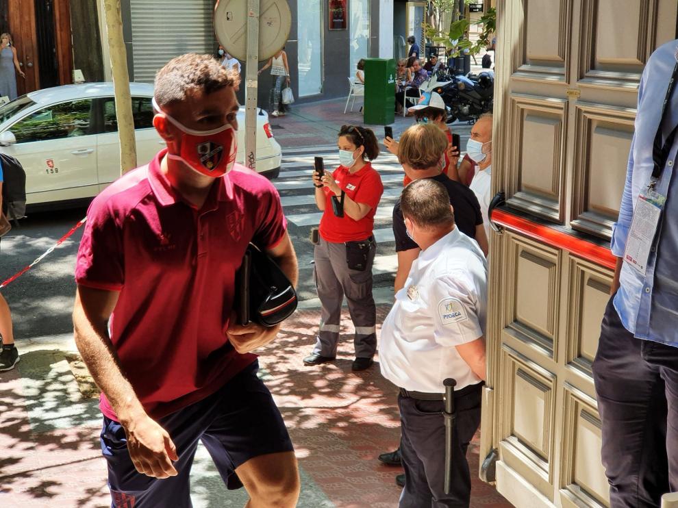 Javi Galán, a su llegada al Gran Hotel de Zaragoza.