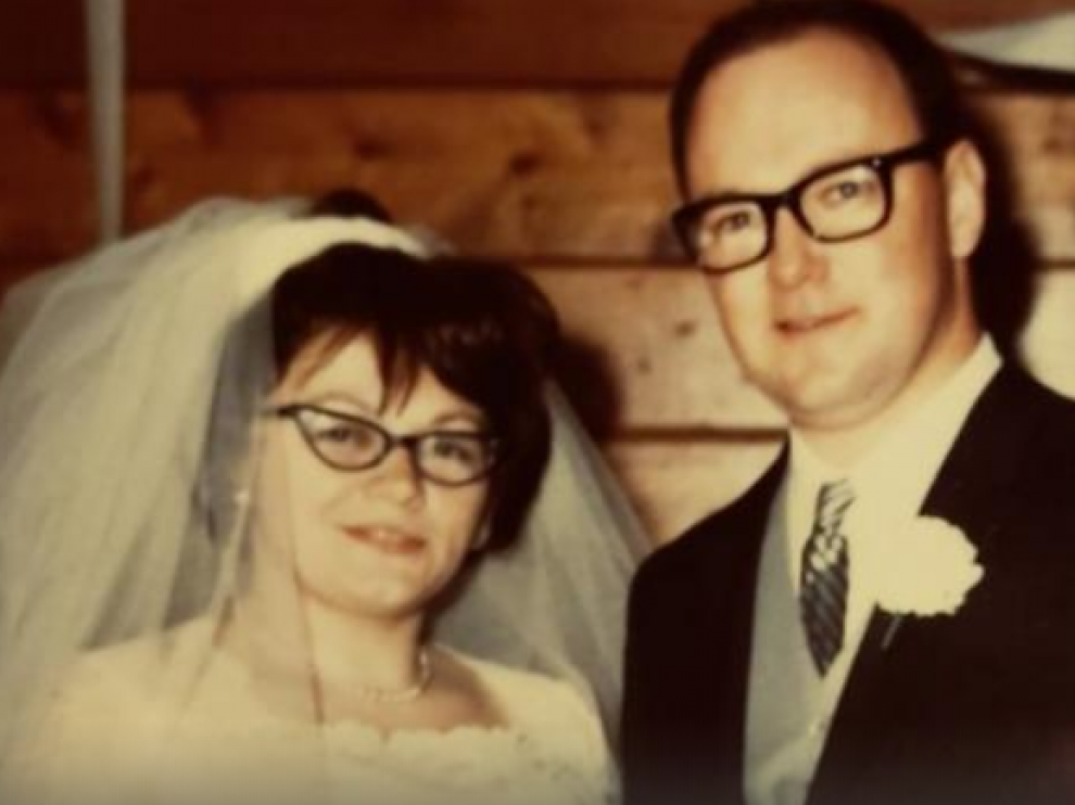 Mueren de coronavirus cogidos de la mano tras 53 años de matrimonio