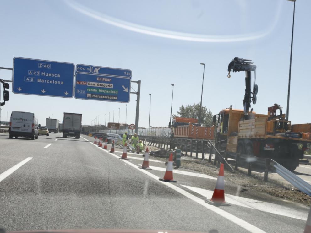 Accidente de un camión en la A-2 provoca retenciones en Ranillas