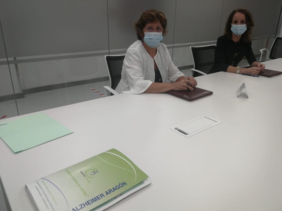 María Victoria Broto y Cheles Cantabrana, este martes, en la firma del convenio de colaboración.