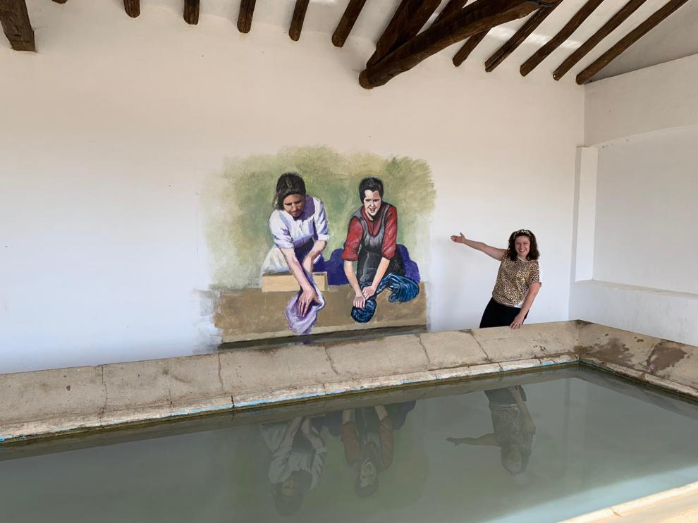 Mainar recuerda el trabajo de las mujeres rurales con un mural