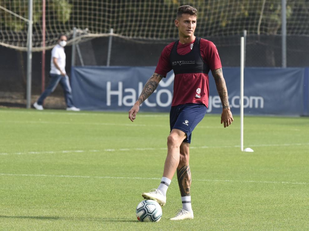 Dani Raba, durante el entrenamiento de este domingo en el Pirámide.