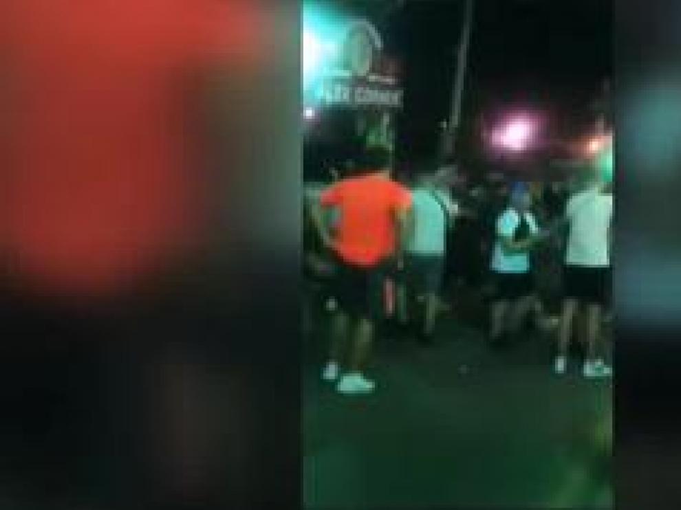 Cientos de jóvenes estuvieron de fiesta en la calle sin guardar las medidas de seguridad y sin mascarillas