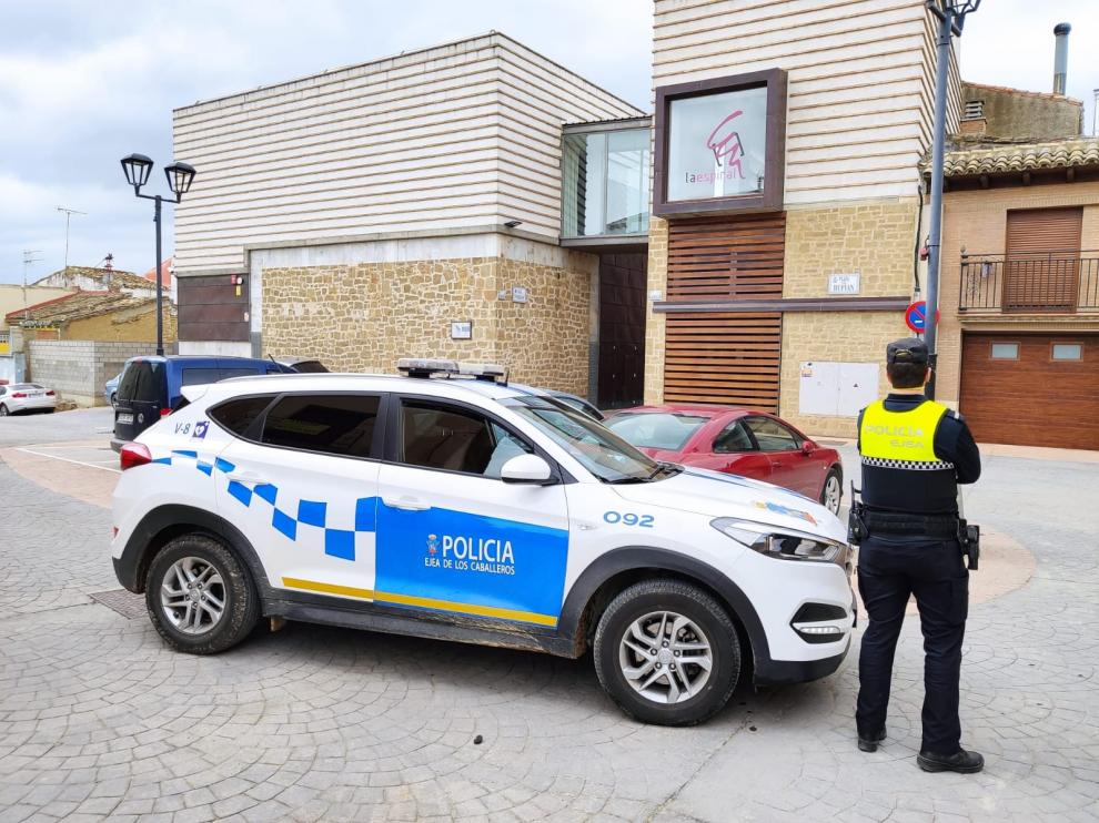 Imagen de archivo de una patrulla de la Policía Local de Ejea.