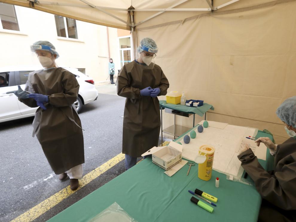Dispositivo que se montó en su día en el hospital Provincial de Huesca para hacer test rápidos de coronavirus.