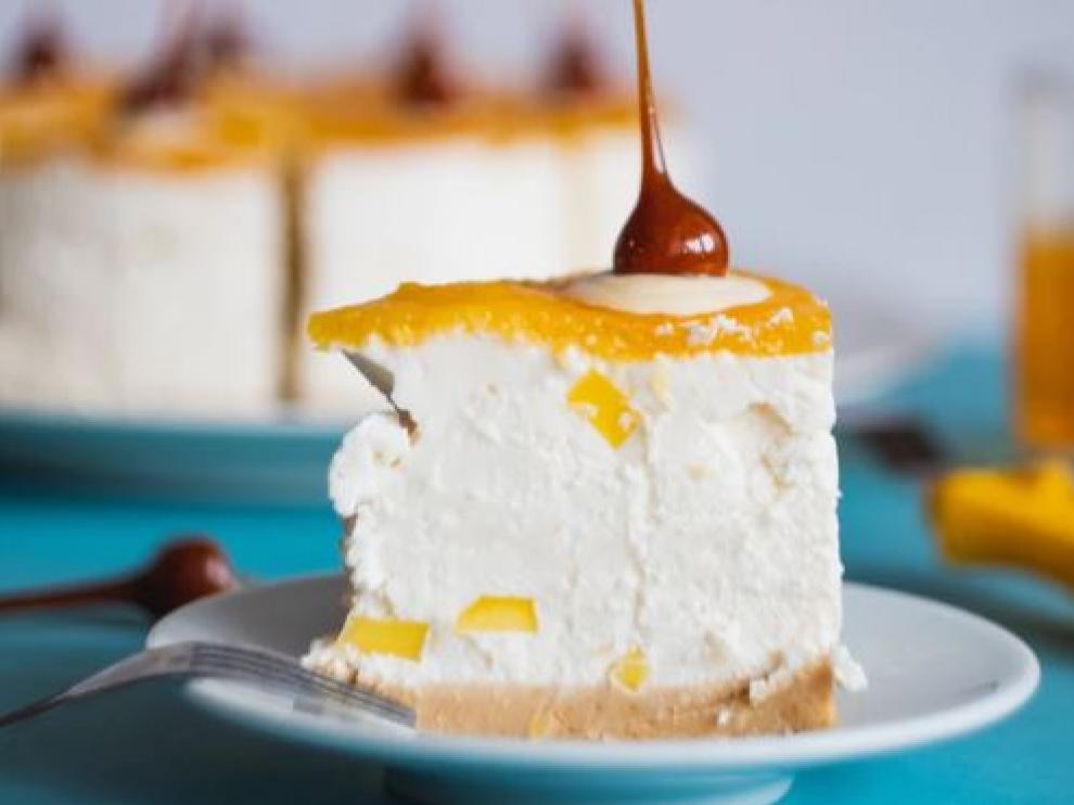 La tarta helada de mango es muy refrescante.