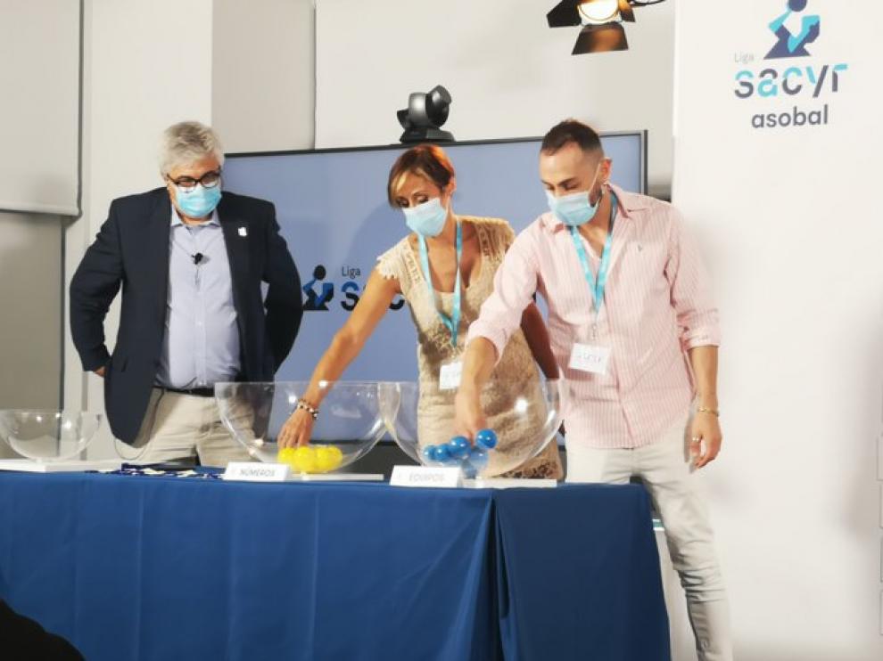 El sorteo de la Asobal se celebró en la sede de Sacyr