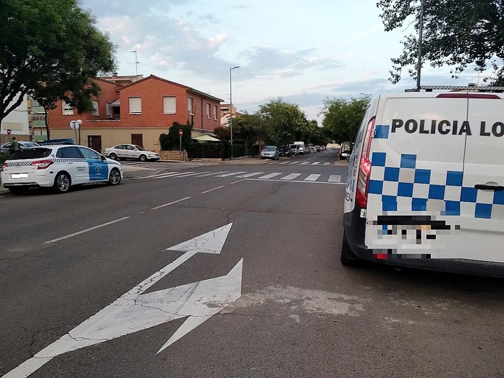 Coches de la Policía Local en el lugar donde ocurrió el accidente.