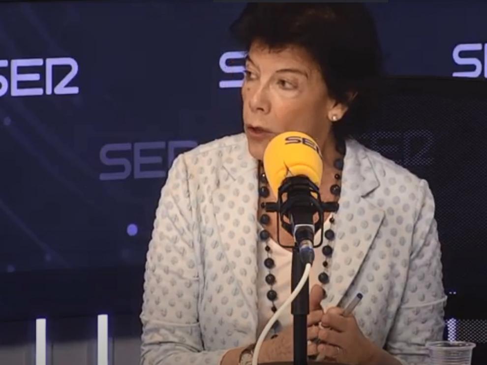 La ministra de Educación, Isabel Celàa, en una entrevista esta mañana en Cadena Ser.