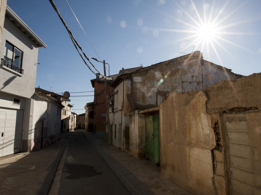 Las calles desiertas de Boquiñeni, en una imagen de archivo.