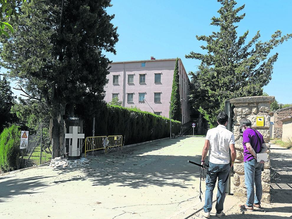 Residencia de los hermanos de la cruz blanca en Burbaguena en el que se ha dado un