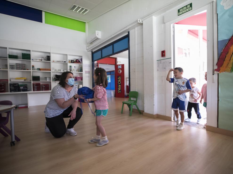 Recogida de material al final del curso pasado en el Colegio Británico de Zaragoza.