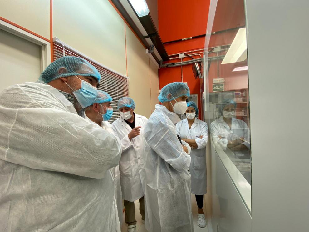 El alcalde de Calatayud, José Manuel Aranda, ha organizado una visita del director general de Novaltia, Fernando Castillo, a la empresa bilbilitana Dima