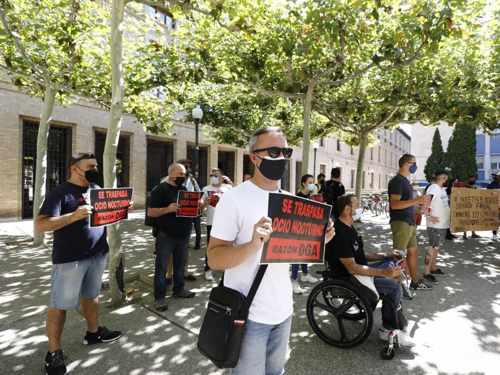 Protesta de los empresarios del ocio nocturno en Zaragoza