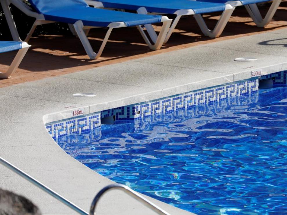 Imagen de archivo de una piscina.