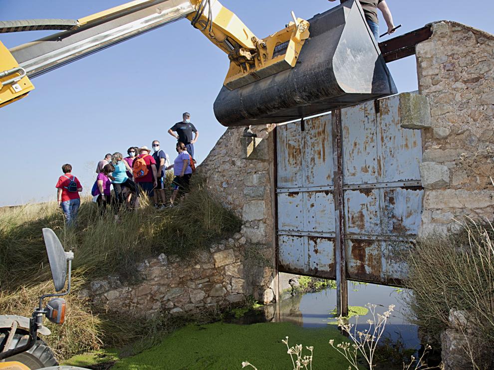 Apertura de la compuerta de La Zaida en Used