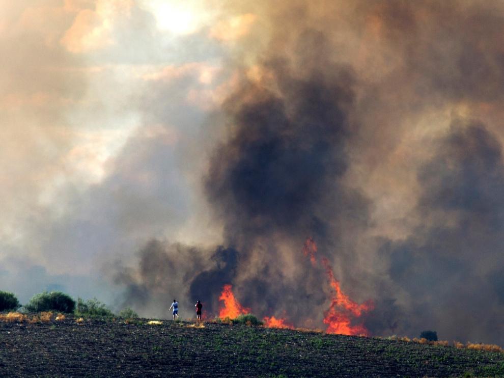 El fuego avanza sin control en Lober de Aliste, Zamora.