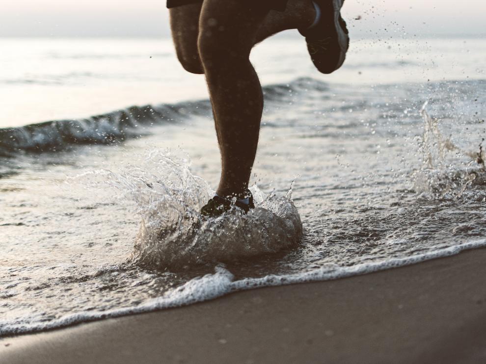 Correr por la playa requiere de prudencia y práctica.