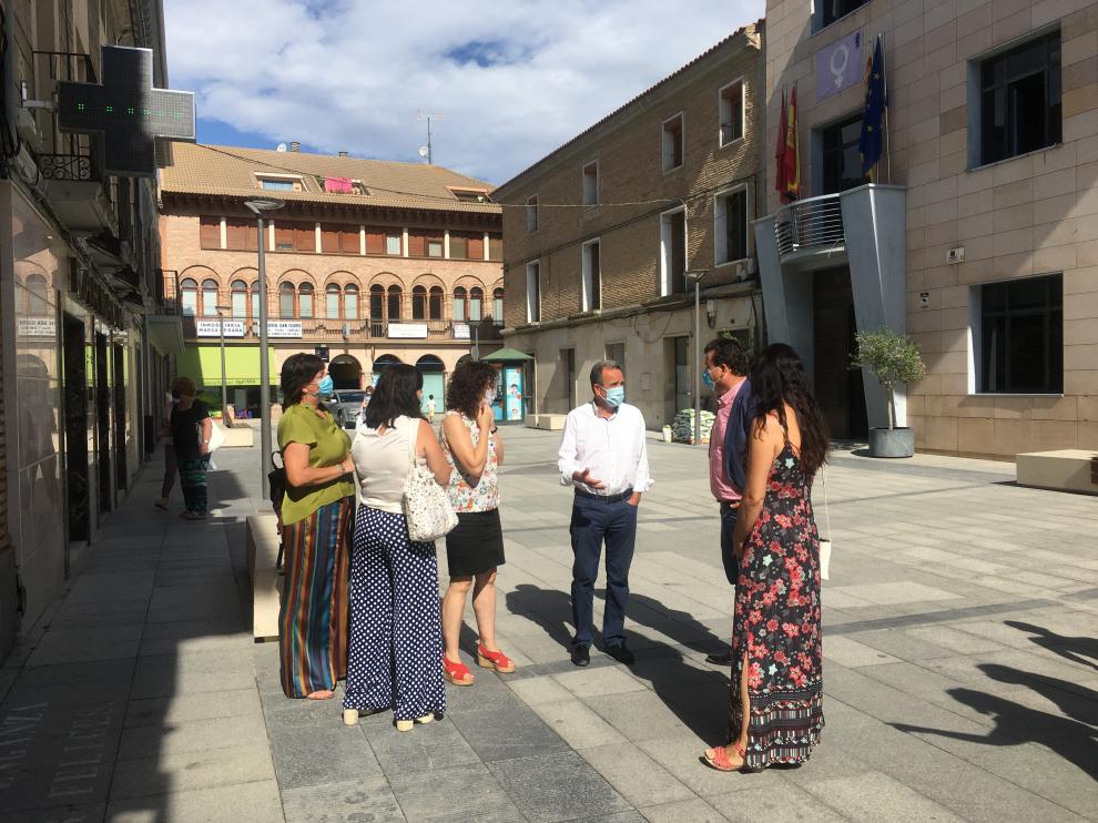 Juan Antonio Sánchez Quero, presidente de la DPZ, en su visita a Zuera.