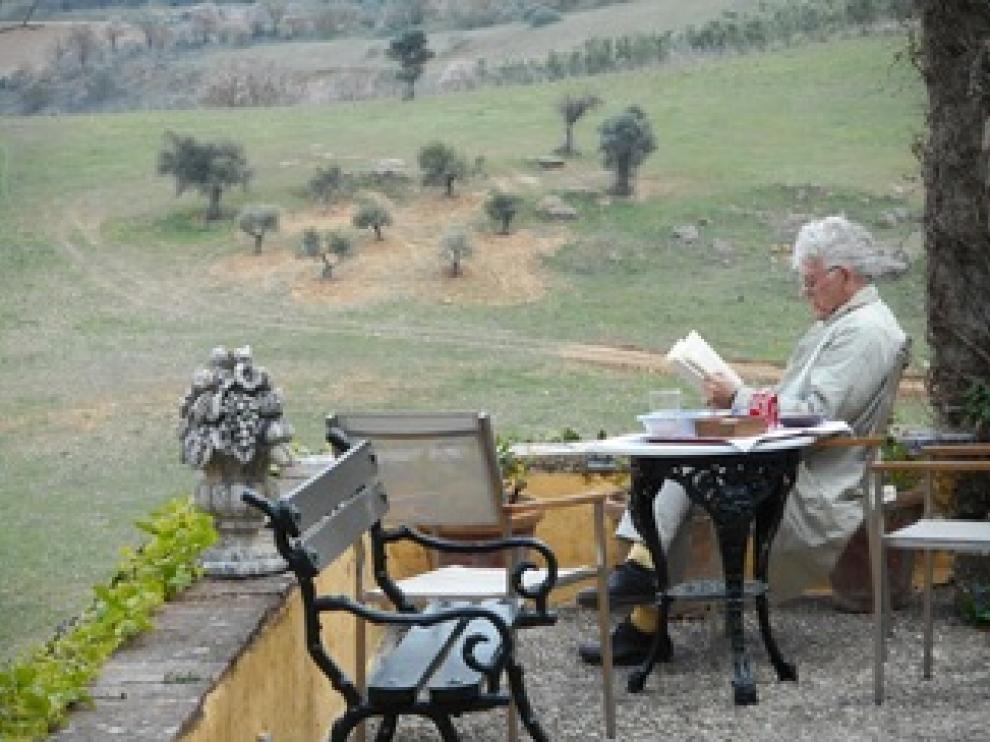 Manuel Arroyo en su casa de El Escorial.