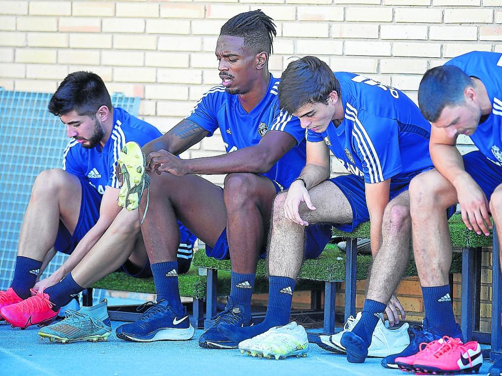 De izquierda a derecha, Papunashvilli, Bikoro, Francho Serrano y Pep Chavarría, este martes, en la Ciudad Deportiva.