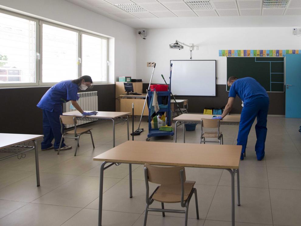 Limpieza de un colegio en Zaragoza.