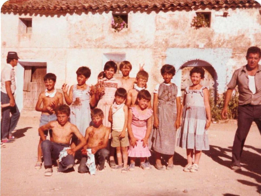 En Torralbilla –segunda por la derecha–, tras un chocolatada.