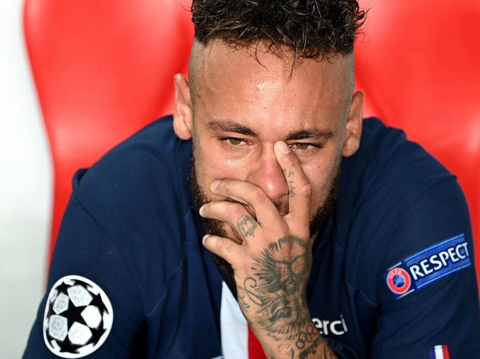 Neymar en un partido de su equipo el PSG.