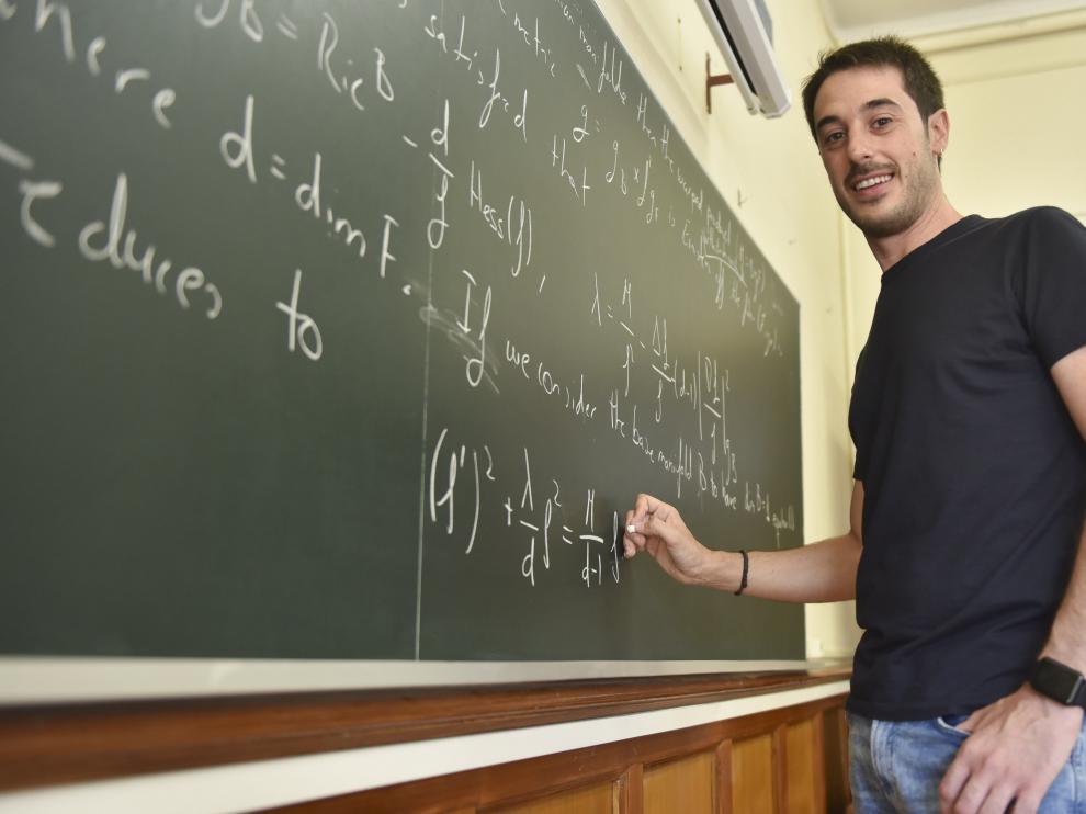 Víctor Manero da clases en la Facultad de Ciencias Humanas y de la Educación.