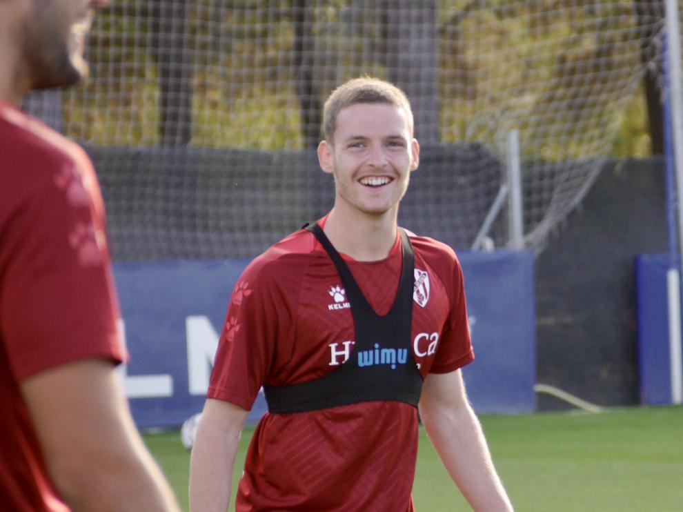 Un sonriente Sergio Gómez, en el entrenamiento vespertino de este martes.