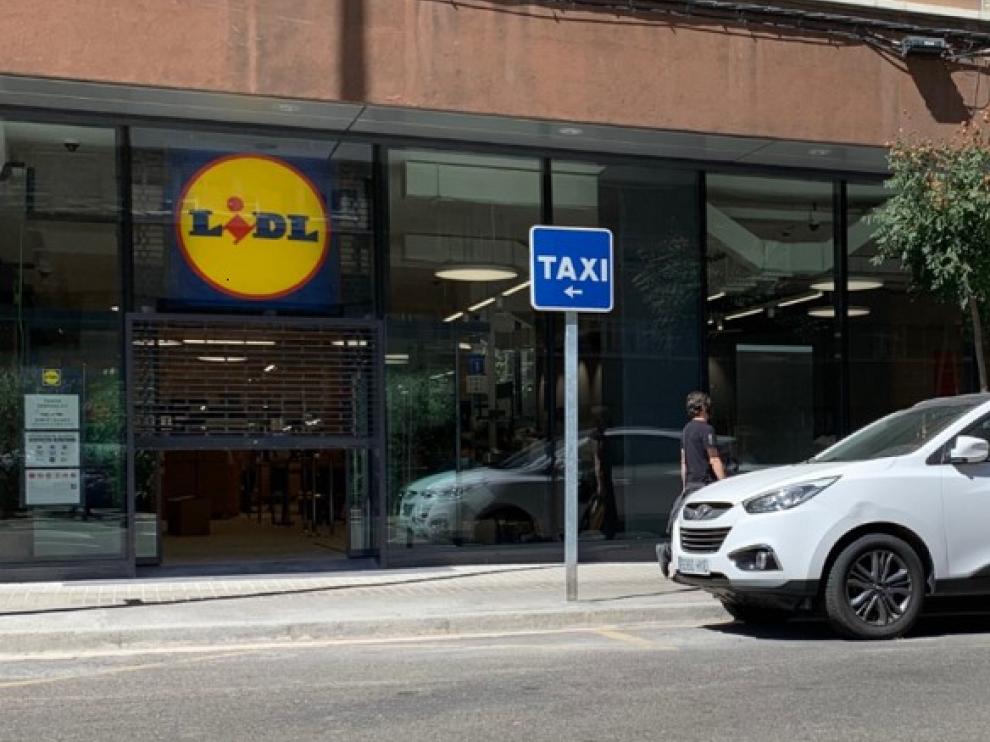 Lidl abre una nueva tienda en la calle de Vicente Berdusán de Zaragoza.