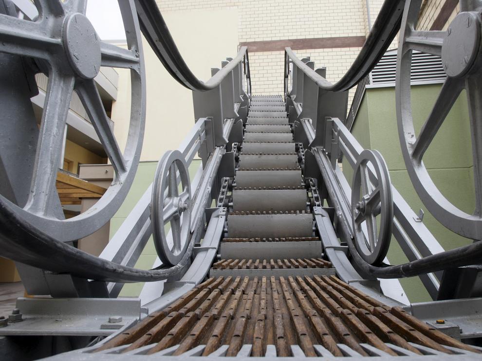 Escaleras del Sepu, restauradas e instaladas en el patio interior de las viviendas que se ubican en el mismo lugar donde estaban los grandes almacenes.
