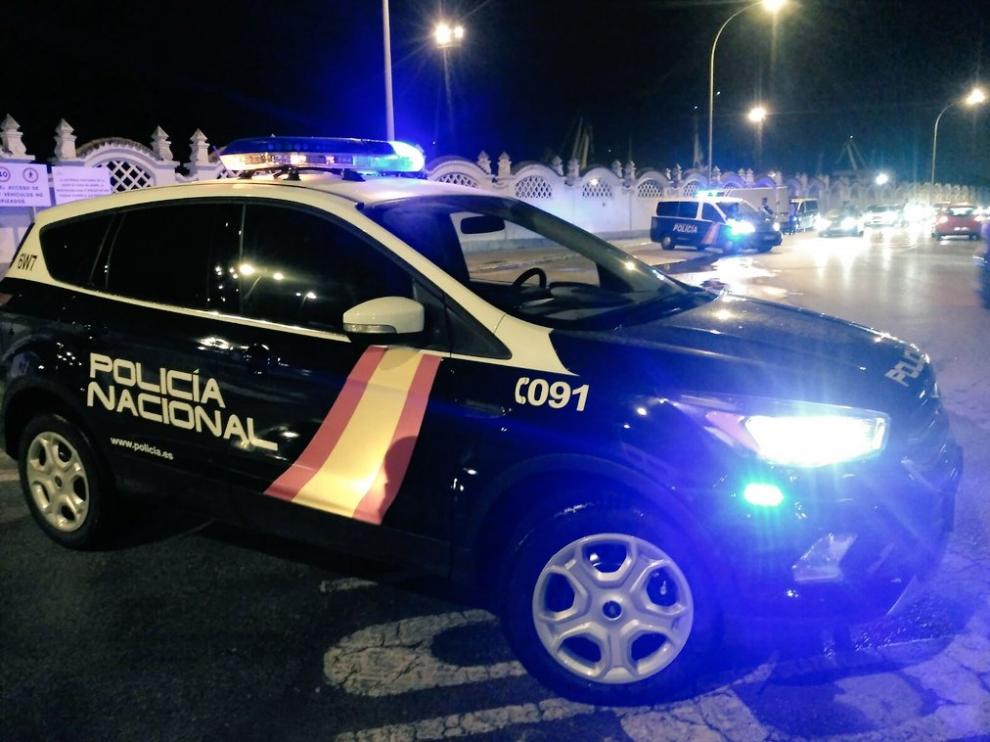 Imagen de un vehículo de guardia de la Policía Nacional.