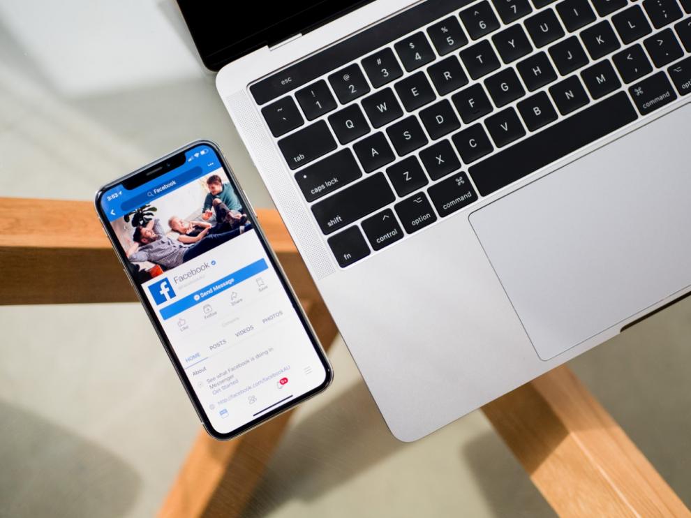 Cada vez son más los anglicismos que se utilizan en las redes sociales.
