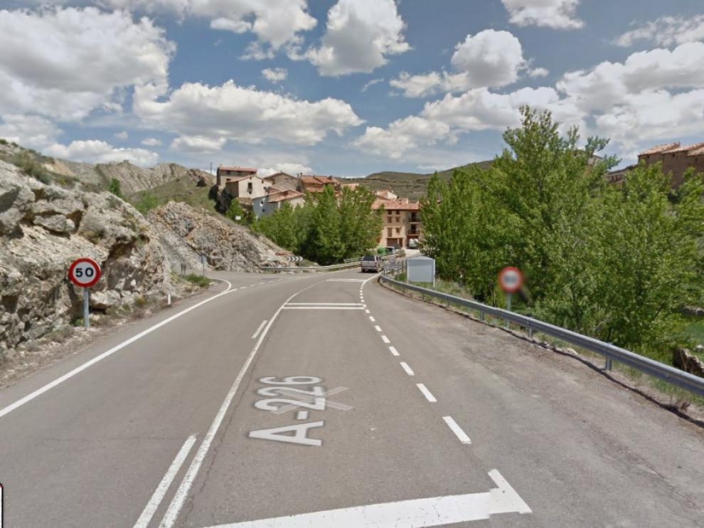La A-226 en su entrada al término de Castellote.